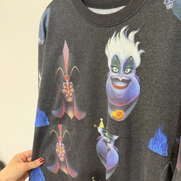 Disney World Spirit Jersey Villains Long sleeve T-Shirt Size Large - Picture 3 of 5